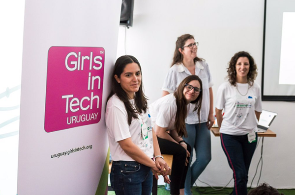 banner y equipo de Girls in Tech