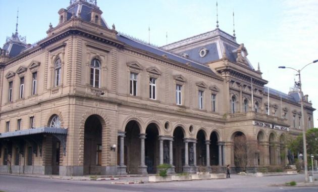 Estación de Ferrocarriles General Artigas