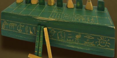 Senet Lujoso sistema de objetos lúdicos obsequio del dios Toht a la faraona Nefertari
