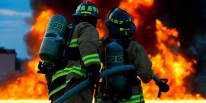 bomberos en acción