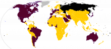 Planisferio con los países clasificados en bordo, los que no lograron en amarillo y Rusia suspendida en negro