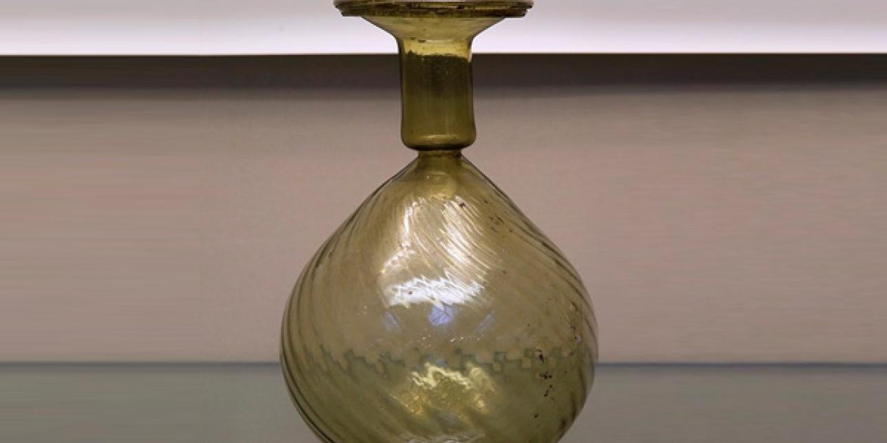 Imagén de Botella de vidrio de Egipto, siglo IV d.C. Sala 70, Museo Británico.