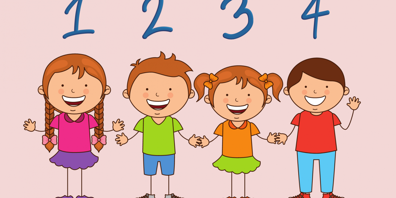 Cuatro niños numerados del 1 al 4