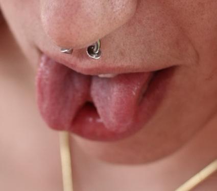 Deformación de la lengua Deformación de la lengua