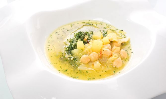  preparaci&oacute;n culinaria que consiste en un l&iacute;quido con sustancia y sabor.