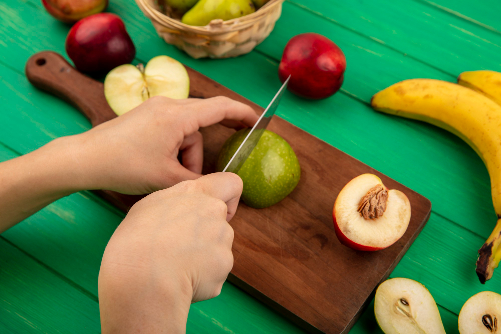 MANO QUE CORTA FRUTA 