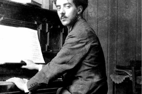 Felisberto Hernandez al piano
