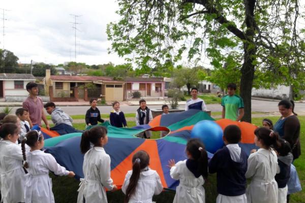 Niños jugando