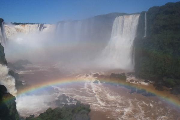 Arcoíris observado en las Cataratas de Iguazú