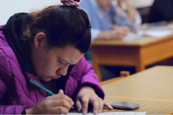 Jóvenes en clase