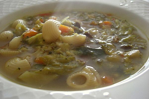 Fotografía de un plato de sopa.