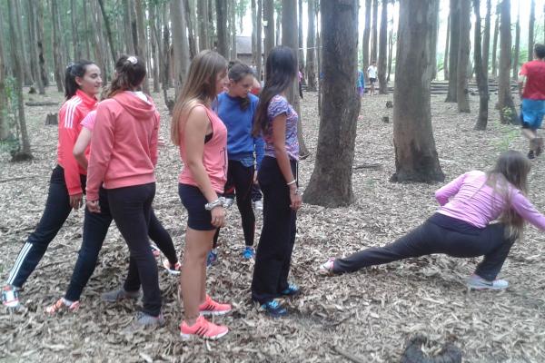 Jóvenes jugando
