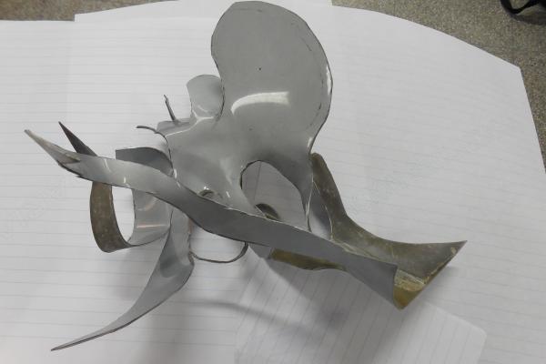 Escultura en metal