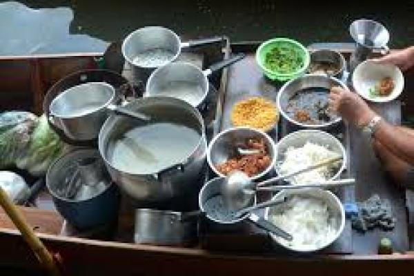 Imagen que muestra diversos alimentos y objetos para utilizar en la cocina