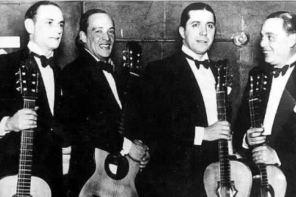 Gardel y sus guitarristas
