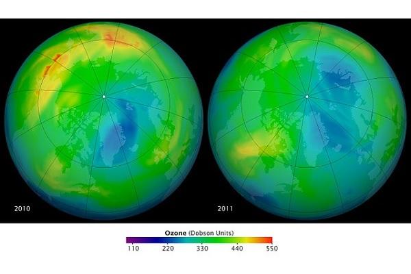 Imagen que compara 2010 y 2011 sobre la pérdida del ozono ártico