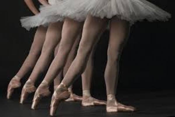 piernas de bailarinas de ballet