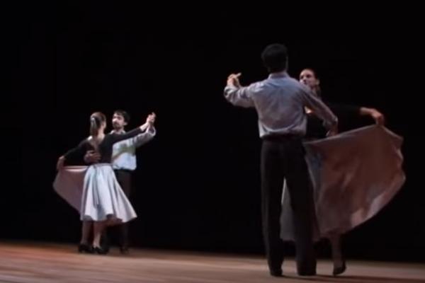 parejas bailando ranchera