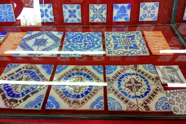 Vitrina del Museo del Azulejo en Colonia