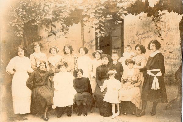 Foto de niños a comienzos del siglo XX.