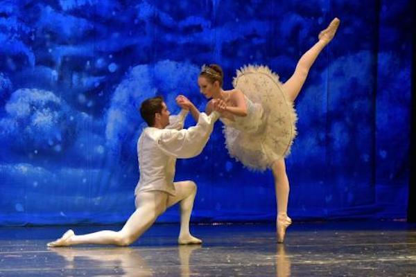 pareja de ballet en Cascanueces de Chaikovski