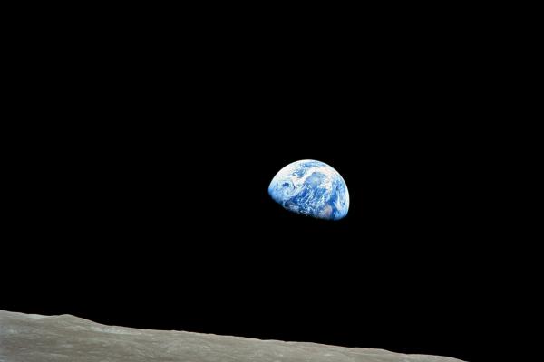 Primera imagen de la Tierra vista desde la Luna por los astronautas del Apollo 8