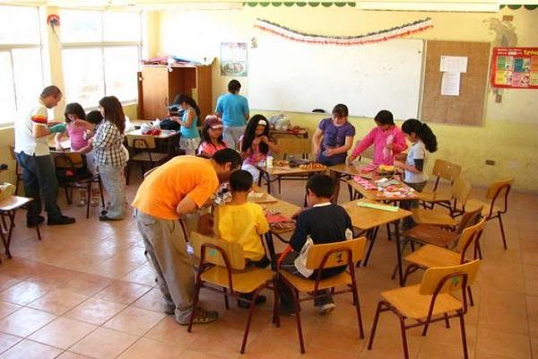 Taller en una aula de escuela.