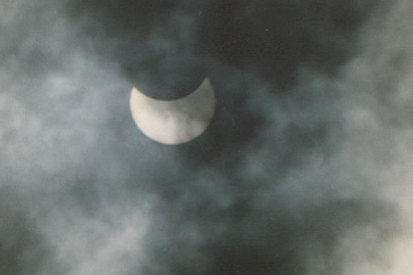 Vista de fase parcial de un eclipse solar.