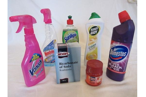 Imagen de varios productos de limpieza