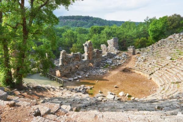 Murallas de la ciudad en las ruinas de Troya