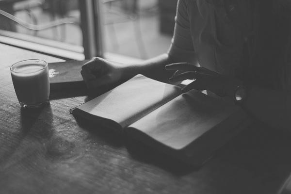 niño leyendo