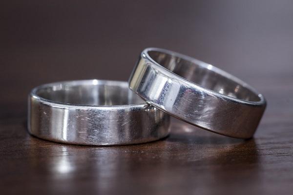 Anillos metálicos.