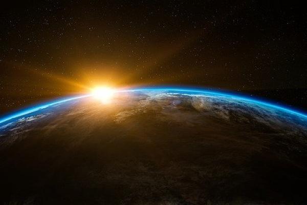 Imagen de vista dese la Tierra al Sol