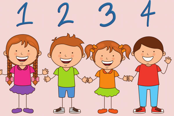 Cuatro niños numerados del 1 al 4