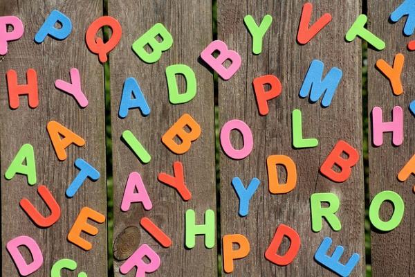 https://pixabay.com/es/photos/letras-colorido