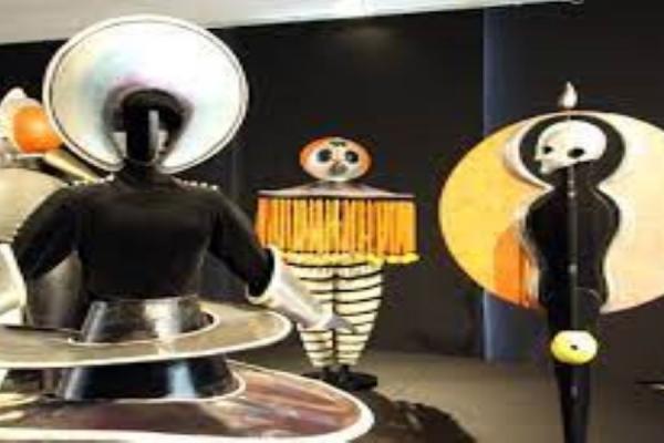 https://www.google.com/search?q=ballet%20triadico%20bauhaus%20imagenes&tbm=isch&tbs=il:cl&hl=es&sa=X&ved=0CAAQ1vwEahcKEwj4jsXW_K37AhUAAAAAHQAAAAAQAw&biw=1263&bih=577#imgrc=dSkUKp5VX3ShIM