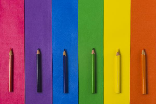 Imagen lápices colores primarios y secundarios