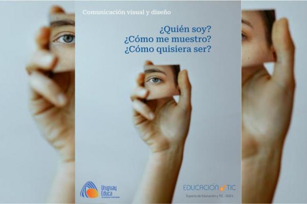 mano sosteniendo un espejo en el que se refleja un ojo