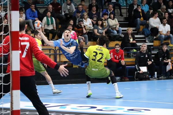 Situación de juego del handball en la que el que va a definir hacia el arco recibe falta
