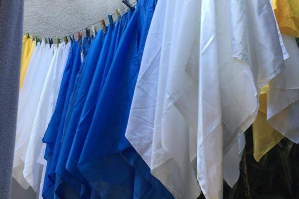Pañuelos del Pericón Nacional colgados
