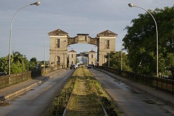 Sacarle la lengua al diccionario