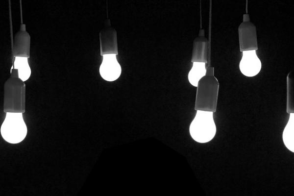 Luz, música, guión