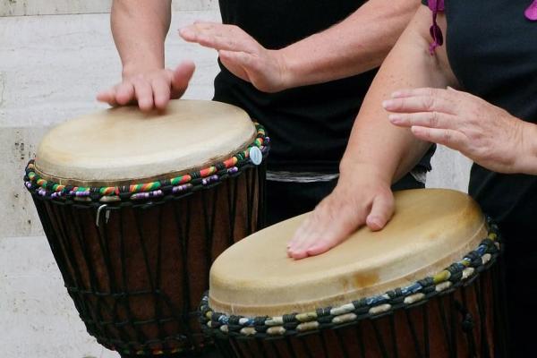 Instrumentos musicales: los membranófonos