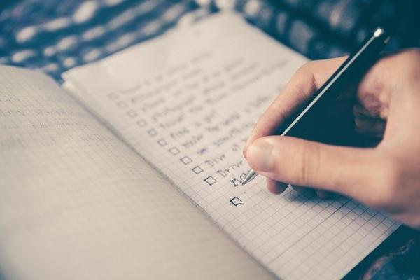 Programación a través de algoritmos