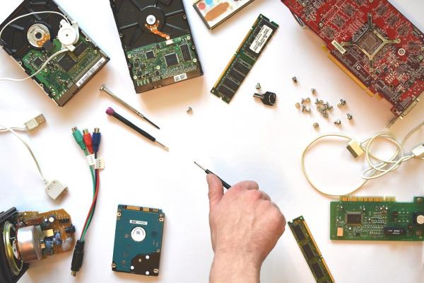 Se mira y se toca. El hardware de una computadora