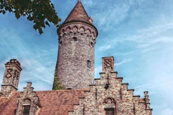 Reda y Neto en la época de los castillos