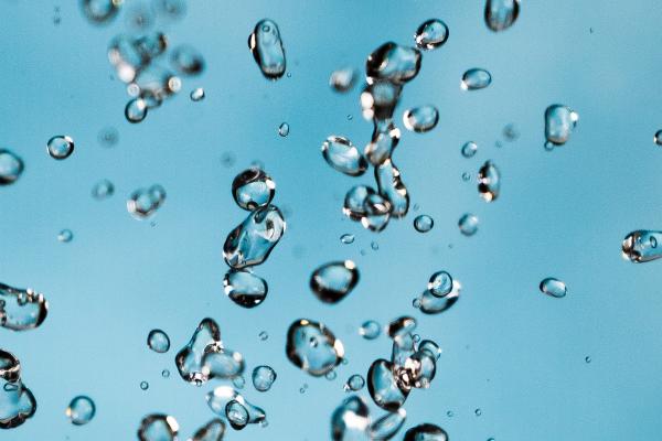 ¿Cuántas moléculas hay en una gota de agua?