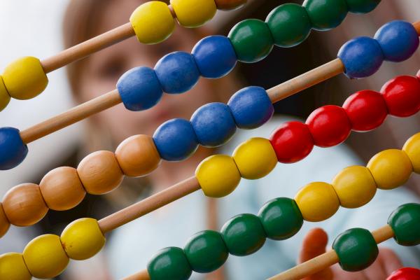 Caza de tesoro: los átomos de la matemática