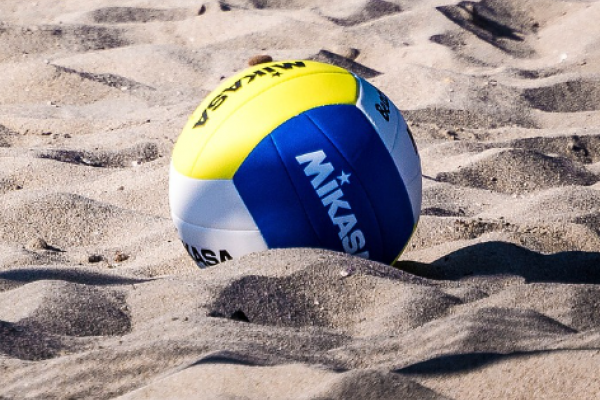 Vóleibol Playa: cuerpo, movimiento y estrategia