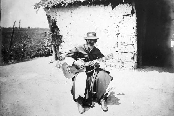 Versos con espuelas: poesía gauchesca